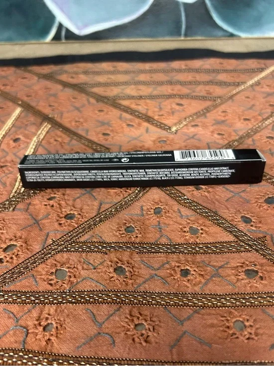 MAC Colour Excess Gel Eyeliner in Glide or Die - Picture 6 of 7